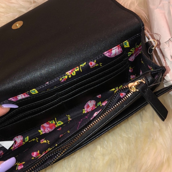 NWT 💗Betsey Johnson💗 black clutch crossbody - Picture 9 of 12